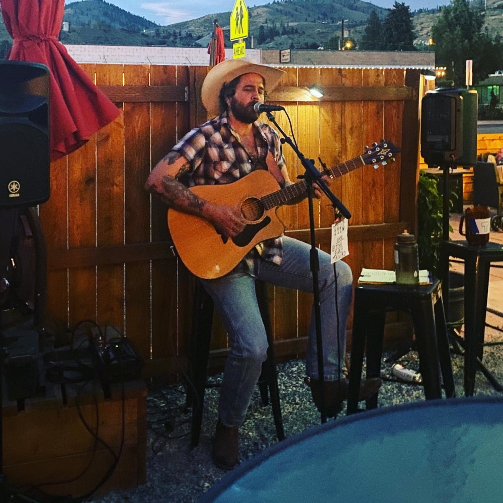 Live Music At County Line Lake Chelan Chamber Of Commerce